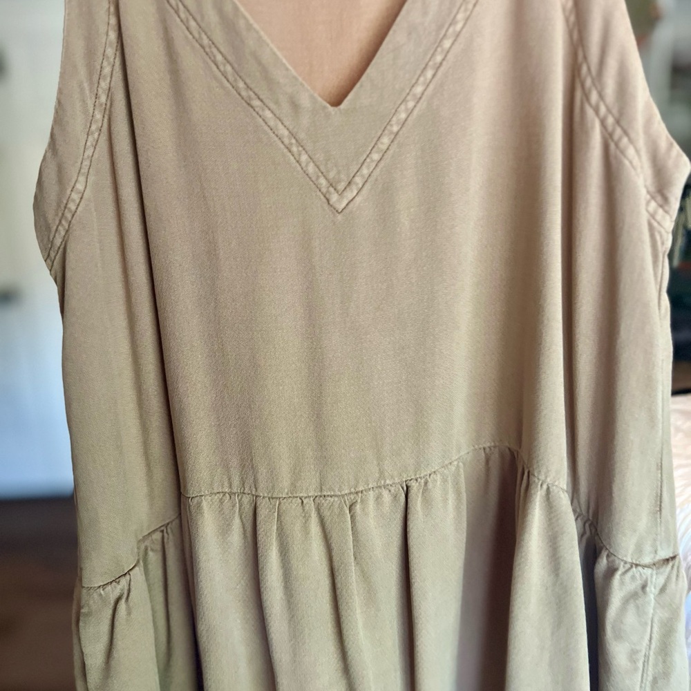 Splendid Brown Tiered V-Neck Sleeveless Dress - Picture 4 of 4